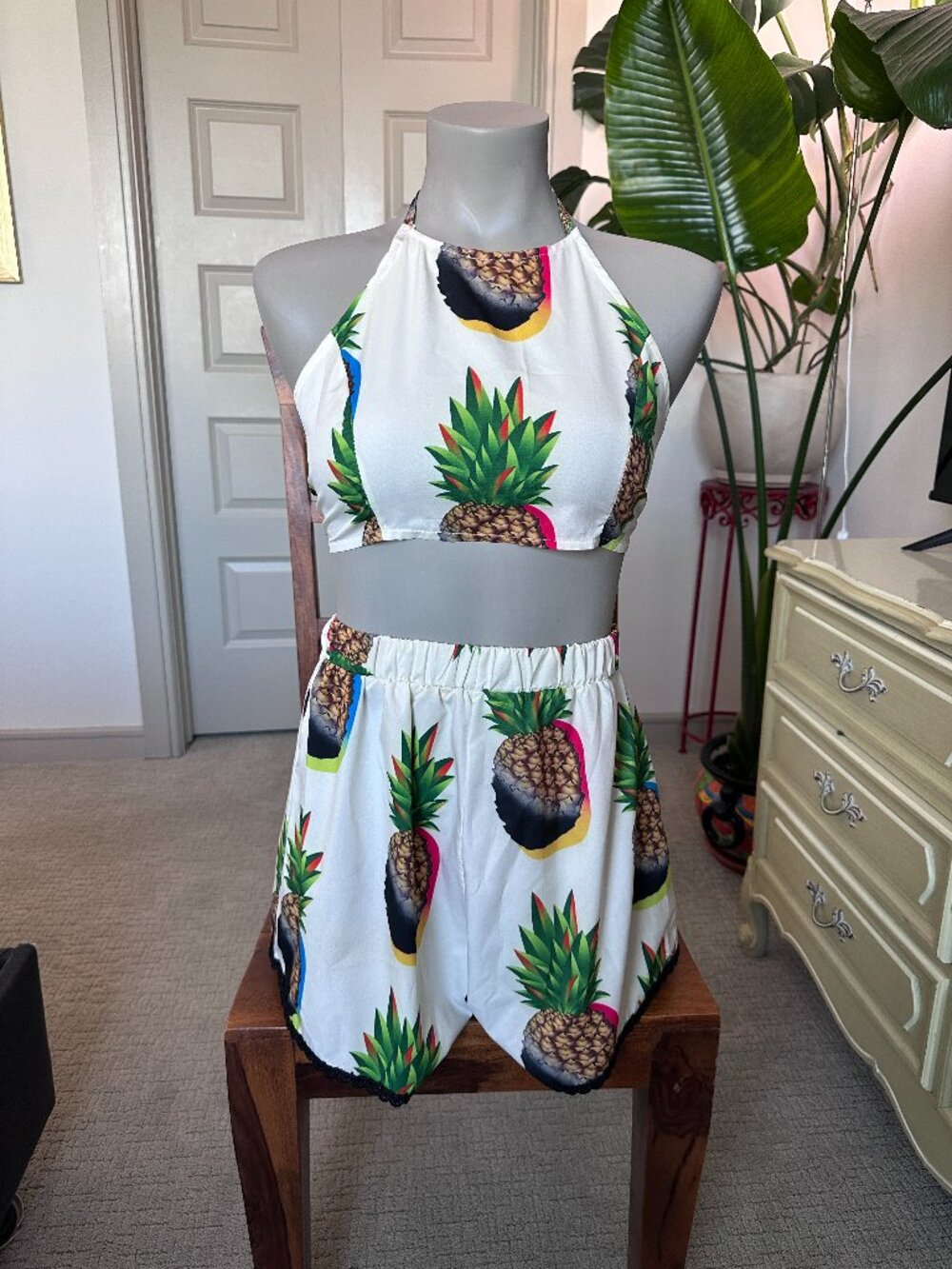 Pineapple Print Halter 2 Piece Set White Tie Back Crop Top Shorts Size S